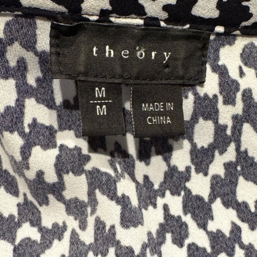Theory Black and White Houndstooth Blouse Women’s Size Medium - Picture 4 of 9